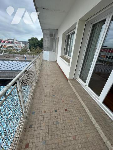 LORIENT Nouvelle-ville - T5 de 96 m2 -balcon -garage