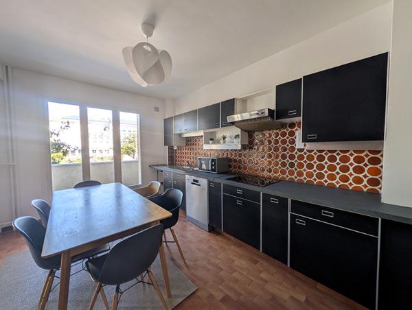 Appartement Bron 5 pièce(s) 134 m2 avec Balcons Bron
