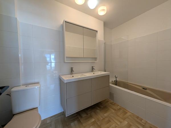 Appartement Bron 5 pièce(s) 134 m2 avec Balcons Bron