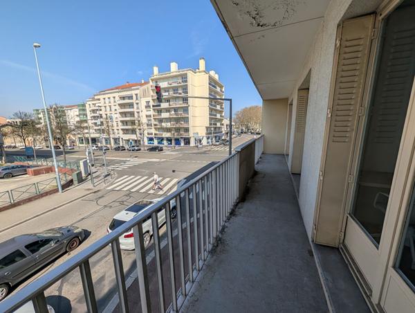 Appartement Bron 5 pièce(s) 134 m2 avec Balcons Bron