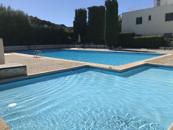 Saint-Tropez (83990) Saint-Tropez, très bel appartement T2 avec terrasse, parking en sous sol