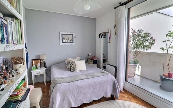 Appartement à vendre    4 pièces • 74,24 m2 Saint-Cyr-l'École