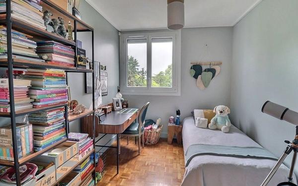 Appartement à vendre    4 pièces • 74,24 m2 Saint-Cyr-l'École