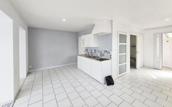 Maison à vendre    1 pièce •  Échillais