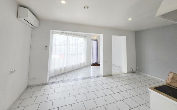 Maison à vendre    1 pièce •  Échillais