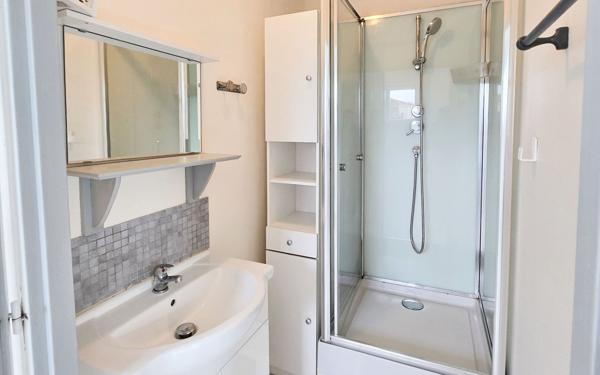 Maison à vendre    1 pièce •  Échillais