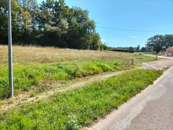 Terrain constructible Mauvezin(32120) 977m²