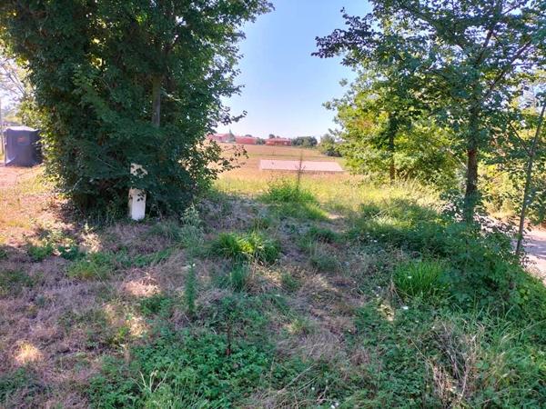 Terrain constructible Mauvezin(32120) 977m²