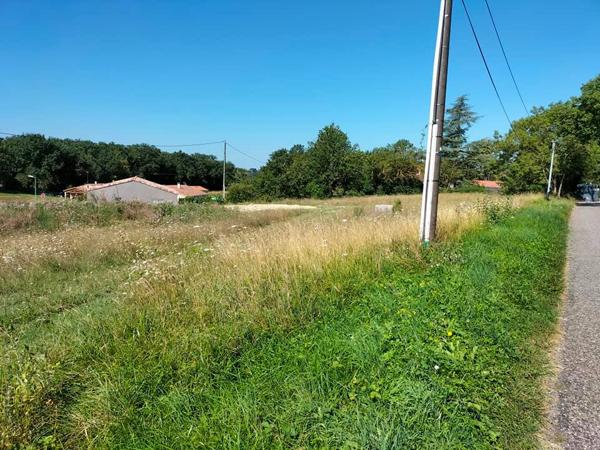Terrain constructible Mauvezin(32120) 977m²