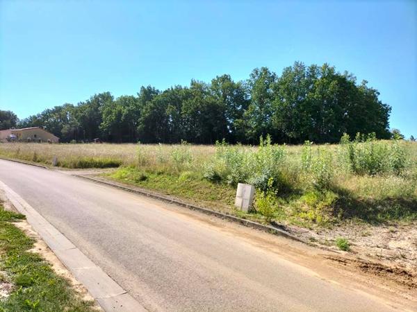 Terrain constructible Mauvezin(32120) 977m²