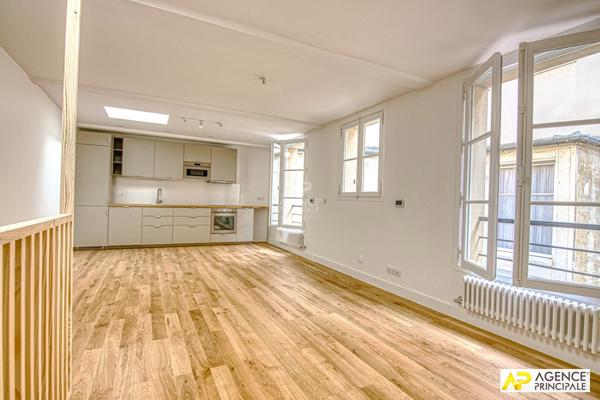 Versailles Notre-Dame Maison de ville en plein coeur du quartier de 4 pièces 95.25 m² au sol €745 000 ** - Référence 27322