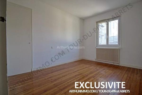Vente                                                      Immeuble
                        
                     11 pièces                                         à Les Avenières Veyrins-Thuellin