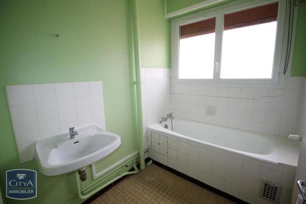 Appartement à louer 2 pièces 55.1m² Longvic (21600)