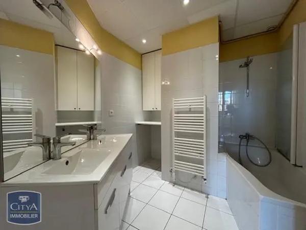 Appartement à louer 4 pièces 73m²