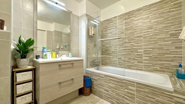 Appartement à ROQUEBRUNE CAP MARTIN (06190)