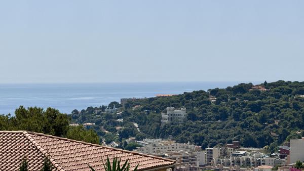 Appartement à ROQUEBRUNE CAP MARTIN (06190)