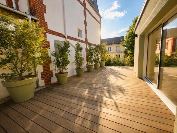 Maison
         5 pièces
        - 98 m² 598 000 € *