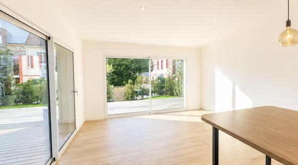 Maison
         5 pièces
        - 98 m² 598 000 € *