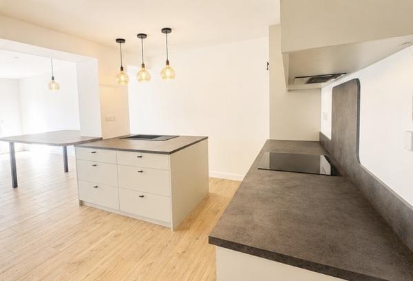 Maison
         5 pièces
        - 98 m² 598 000 € *