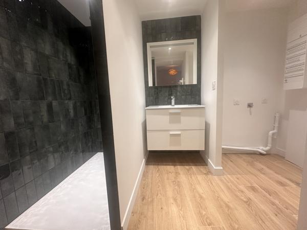 Maison
         5 pièces
        - 98 m² 598 000 € *