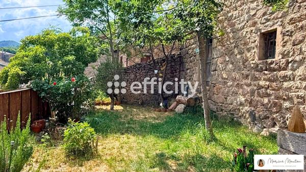 Maison
         5 pièces
        - 87 m² Exclusivité 165 000 € *