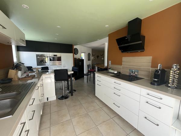 Maison * 7 pièces * 200 m² * 56000 VANNES
