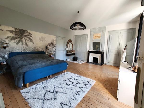 Demeure Haussmannienne et son parc paysager, en coeur de ville