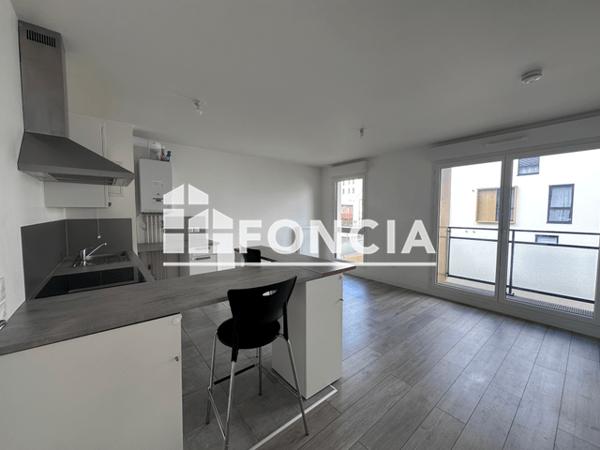 Location Appartement 2 pièces 42.61 m² - 7 RUE JULES MARTIN Chartres 28000