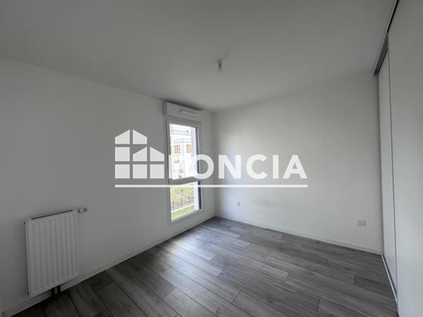 Location Appartement 2 pièces 42.61 m² - 7 RUE JULES MARTIN Chartres 28000