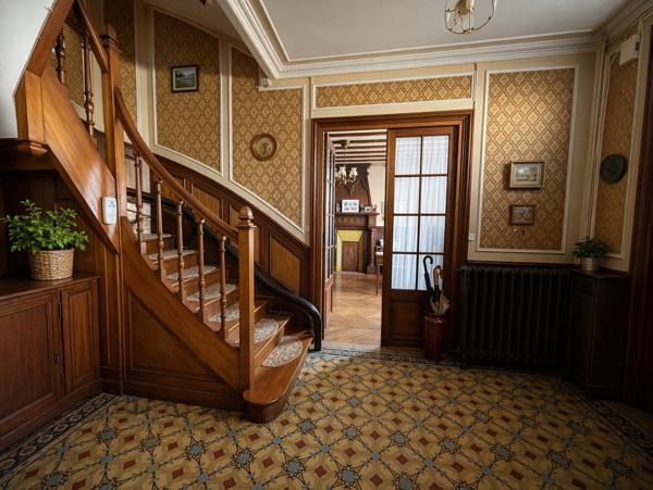 Elégante maison bourgeoise avec jardin