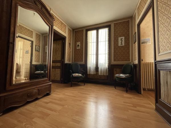 Elégante maison bourgeoise avec jardin