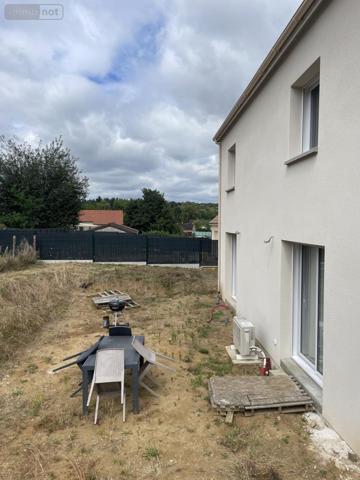 Maison à vendre à Montfort-le-Gesnois dans la Sarthe (72450), ref : 72033-350