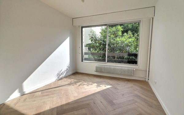 Appartement à vendre    4 pièces • 94 m2 Paris 19