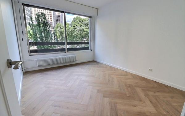 Appartement à vendre    4 pièces • 94 m2 Paris 19