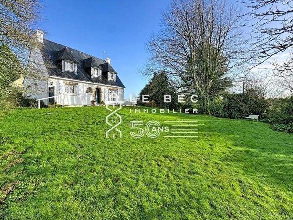 GUIDEL : Au sein d'un hameau, jolie maison sur sous-sol complet