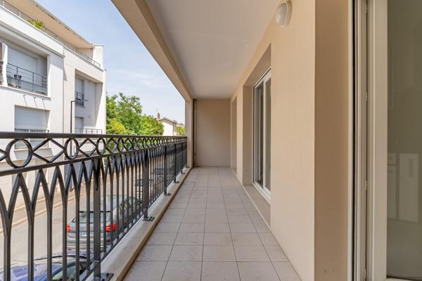 T5 double balcon garage cellier ascenseur