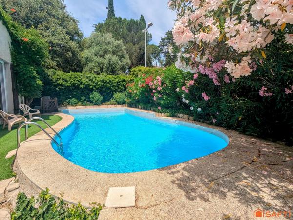 Maison 5 chambres, studio et piscine à Nîmes !