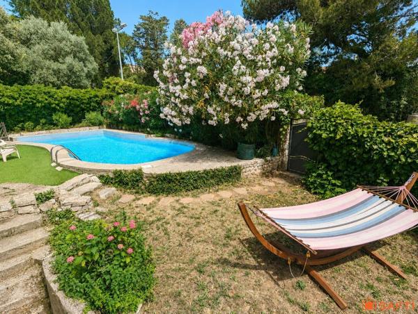 Maison 5 chambres, studio et piscine à Nîmes !