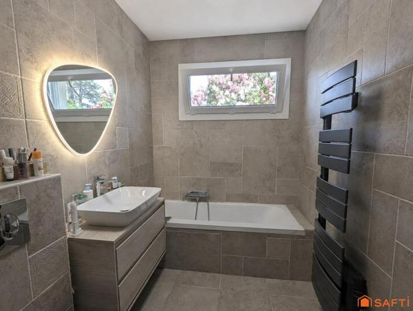 Maison 5 chambres, studio et piscine à Nîmes !