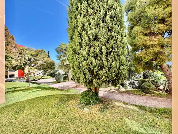 Domaine Saint jean  limite 13011/13012 appartement type 4 avec stationnement