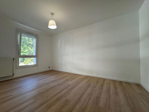 Domaine Saint jean  limite 13011/13012 appartement type 4 avec stationnement