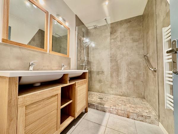 Domaine Saint jean  limite 13011/13012 appartement type 4 avec stationnement