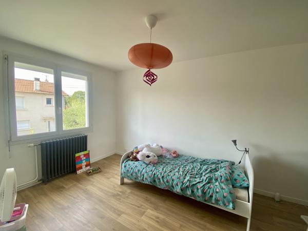 Maison 4 pièces - BIARD Biard (86580)