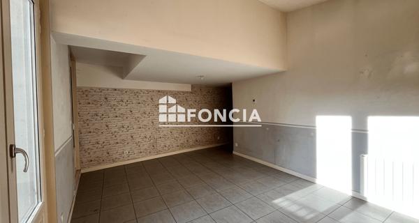 Location Appartement 3 pièces 53.17 m² - Villefranche-sur-saône 69400
