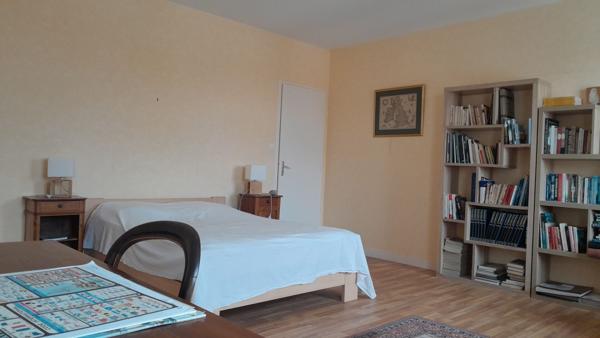 ROCHEFORT - Maison de 111 m² - 2 chambres - garage - cour intérieure