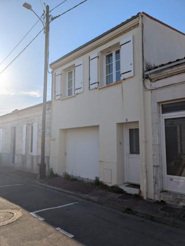 ROCHEFORT - Maison de 111 m² - 2 chambres - garage - cour intérieure