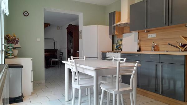 ROCHEFORT - Maison de 111 m² - 2 chambres - garage - cour intérieure