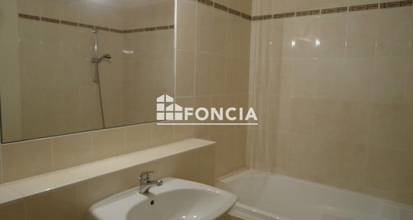 Location Appartement 3 pièces 69 m² - Orange 84100