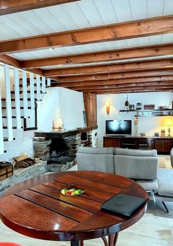 Maison coup de cœur avec garage entre authenticité et modernité La Roulière