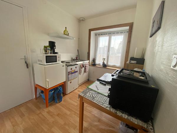 A vendre immeuble de rapport a Merdrignac . Axe Rennes Loudeac